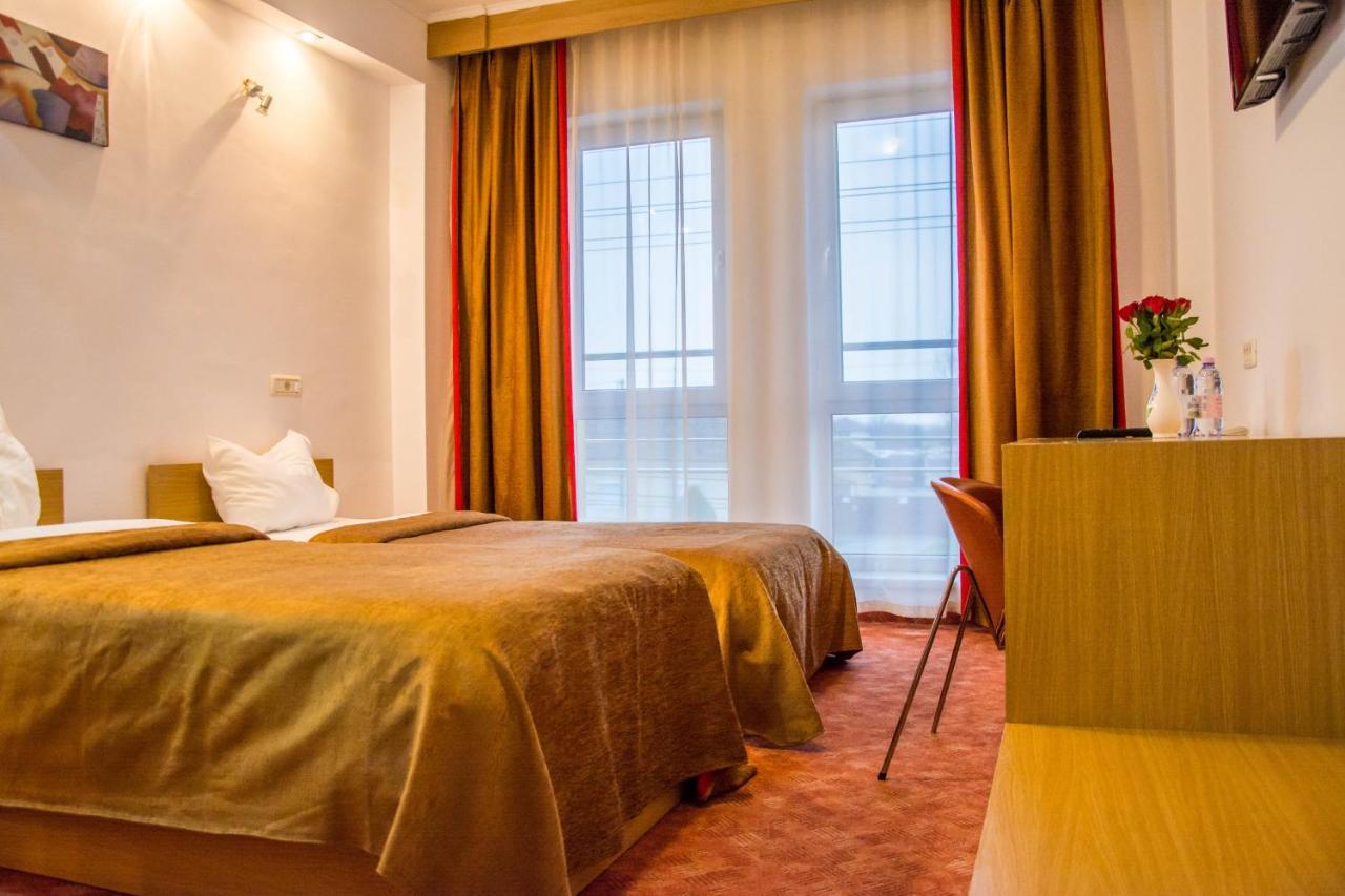 Hotel Riga 아라드 외부 사진