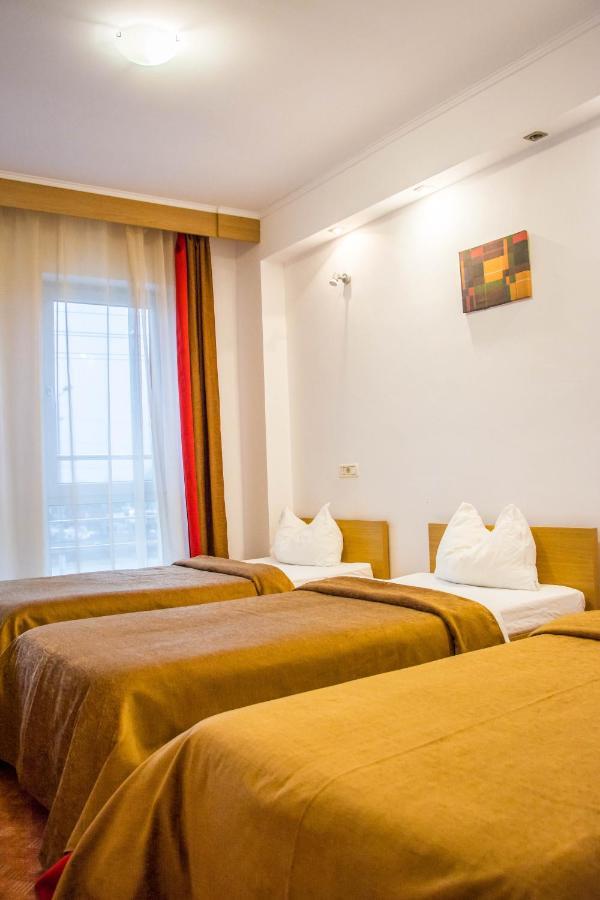 Hotel Riga 아라드 외부 사진