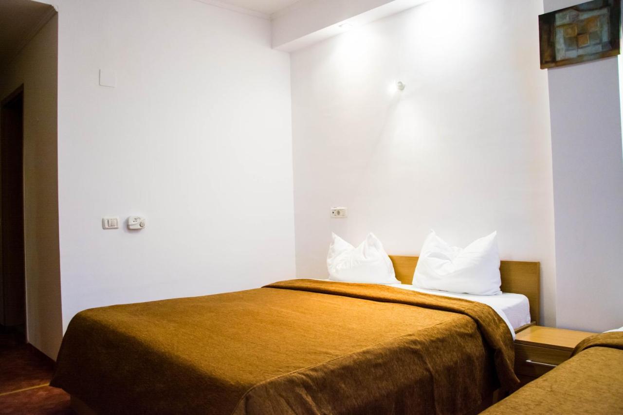 Hotel Riga 아라드 외부 사진