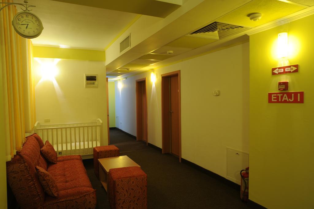 Hotel Riga 아라드 외부 사진